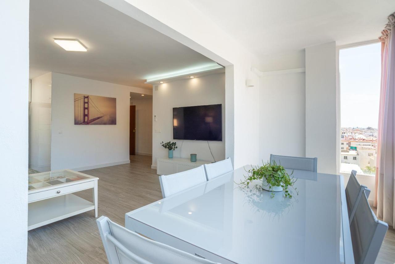Atalaya Beach By Ele Apartments Рінкон-де-ла-Вікторія Екстер'єр фото